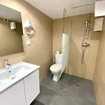 卡尔维酒店 4*