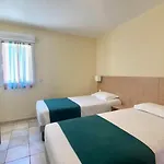 卡尔维酒店 公寓式酒店 4*