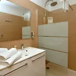 卡尔维酒店 公寓式酒店 4*