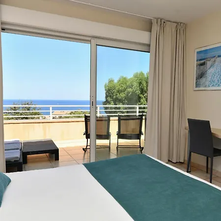Calvi Appart Hotel קאלבי