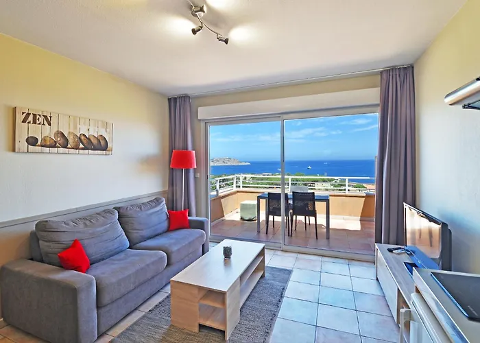 Calvi Appart Hotel 4* Кальви