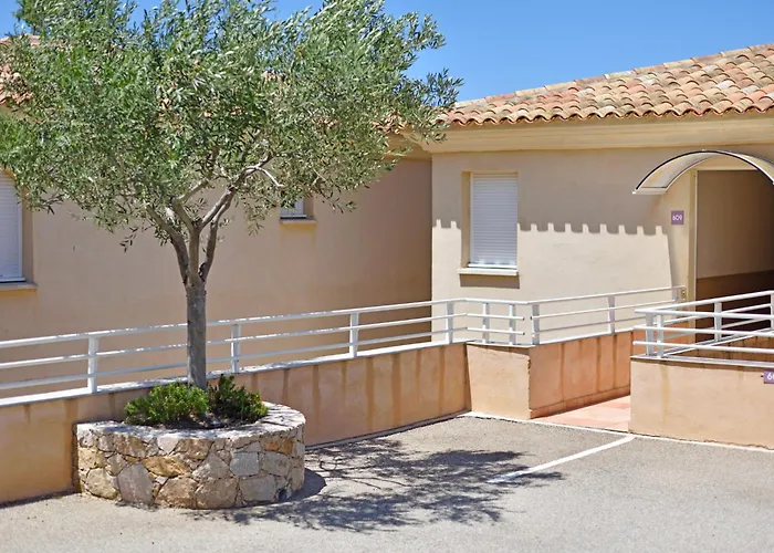 Calvi Appart Hotel 4* Кальви