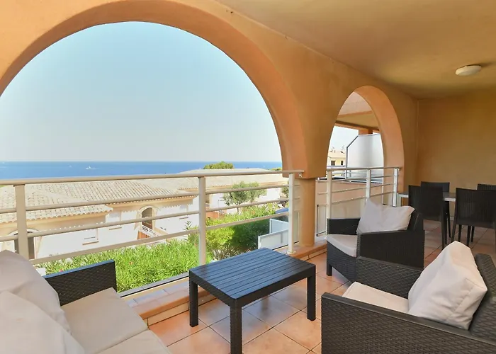 Calvi Appart Hotel Апарт-отель 4*